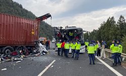 Osmaniye'de yolcu otobüsü tıra çarptı: Çok sayıda ölü ve yaralılar var!
