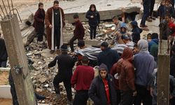 Gazze'de hava şartları ve çöken binalar nedeniyle ölen ve kaybolanların sayısı 12’ye ulaştı