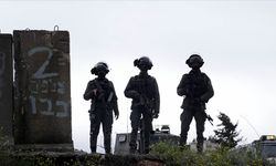 İşgalci İsrail ordusu Batı Şeria’da cuma namazının ardından cemaati ablukaya aldı