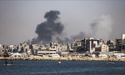 İşgalci İsrail ordusu ateşkesi ihlal ederek Gazze ve Han Yunus’un doğusunu bombaladı