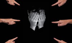 Akran zorbalığına karşı eylem planı raporu hazırlandı: Çocuklar tek tuşla acil yardım çağırabilecek