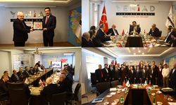 Mahmut Arıkan'dan YENİAD'a ziyaret