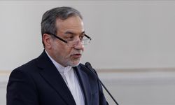 İran Dışişleri Bakanı Erakçi, Davos'a katılımına yönelik kendisine iletilen davetin iptal edildiğini belirtti