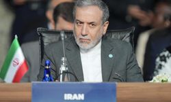 Arakçi: Hamaney ve Cumhurbaşkanı Pezeşkiyan bildiğim kadarıyla hayattalar