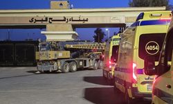 Mısır ile Gazze arasındaki Refah Sınır Kapısı çift yönlü yaya geçişine sınırlı olarak açıldı