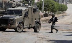 İsra*l ordusu, Suriye'nin güneyinde sınırı ihlal ederek geçici kontrol noktası kurdu