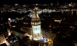 6 Şubat depremlerinin yıl dönümü dolayısıyla Galata Kulesi'ne video yansıtıldı