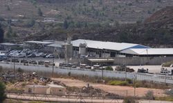 İsra*l'in Ofer Cezaevi yönetimi, Filistinli tutuklulara sahur ile iftar vakitlerini bildirmiyor