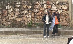 Antalya'da 7 ilçede olumsuz hava koşulları nedeniyle eğitime bir gün ara verildi