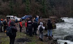 Yalova'da deredeki su seviyesinin yükselmesiyle mahsur kalan 19 kişi kurtarıldı