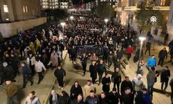 Depremlerde yaşamını yitirenler "sessiz yürüyüş"le anıldı