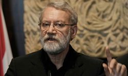 Laricani: Bizim liderimiz halkın içindeydi, sizin lideriniz (Trump) ise Epstein adasında