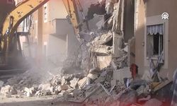 İsrail'in Lübnan'ın doğusundaki Bealbek kentine saldırısında en az 9 kişi hayatını kaybetti