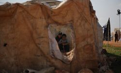 İdlib'de çadırlarda yaşayan Suriyeliler, Ramazan Bayramı'nı zor şartlar ve imkansızlıklar içinde karşılıyor