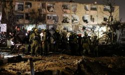 İran, İsrail'in Arad ve Dimona kentlerini hedef alan yeni misillemeler düzenledi