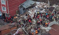 Fatih'te doğal gaz patlaması sonucu 2 bina çöktü