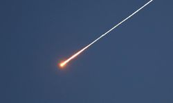 Husiler, savaşın başladığı 28 Şubat'tan bu yana ilk kez İsrail'e füze fırlattı