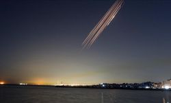 İran, Körfez ülkelerini yoğun füze ve İHA ile hedef aldı