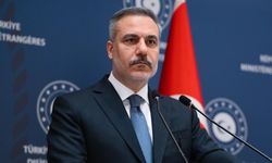 Bakan Hakan Fidan, Konsolosluk Çağrı Merkezi'ni ziyaret etti