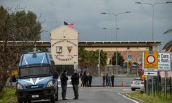 İtalya, ABD'nin Orta Doğu'ya gönderdiği uçakların Sigonella Üssü'nü kullanmasına izin vermedi