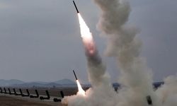 Kuzey Kore'de uzun menzilli topçu tatbikatı