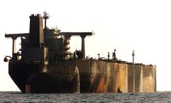 İran: Basra Körfezi’nde ABD’ye ait varlıklardan biri olan petrol tankerini vurduk