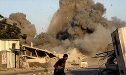İsr*l ateşkesi ihlal ederek Gazze Şeridi'nin çeşitli bölgelerini bombalamayı sürdürüyor