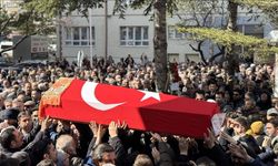 İstanbul'da öğrencinin bıçaklı saldırısında yaşamını yitiren öğretmenin cenazesi Konya'da defnedildi