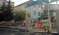 9 kişinin hayatını kaybettiği Ayser Çalık Ortaokulu'nda sessiz 23 Nisan