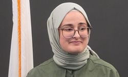 ABD'de ICE'ın hukuksuzca gözaltına aldığı Rümeysa Öztürk, doktorasını tamamlayıp Türkiye'ye döndü