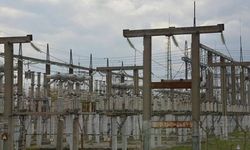 İran'da, elektrik santralleri çevresinde "insan zinciri" etkinliği