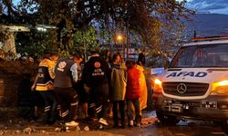 Hatay'da sağanak sele dönüştü: Köprü çöktü, göçük meydana geldi