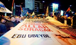 Küresel Sumud Filosu'na saldırı İsrail'in İstanbul Başkonsolosluğu önünde protesto edildi