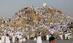 Türk hacı adaylarının Arafat'a intikali başladı