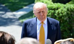 ABD Başkanı Trump, İran'a saldırıları sadece "bir süreliğine" ertelediğini belirtti