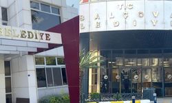 İzmir'de Seferihisar ve Balçova Belediye Başkanları dahil 24 şüpheli gözaltına alındı