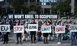Küresel Sumud Filosu aktivistlerinden Brüksel'de AB protestosu