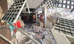 Güngören'de yıkım sırasında hasar gören 2 bina boşaltıldı