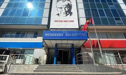 Menderes Belediyesi'ne operasyon: Başkan İlkay Çiçek dahil 13 kişi gözaltına alındı