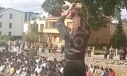 Litvanya'da cami önünde cuma namazı sırasında hadsiz "domuz başı" provokasyonu!