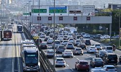 İstanbul'da haftanın ilk iş gününde trafik yoğunluğu yaşanıyor