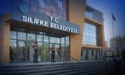 Silifke Belediyesi'ne yönelik operasyonda gözaltına alınan 7 zanlıdan 3'ü tutuklandı