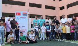 Savaşın Gölgesinden Okul Sıralarına: Kahire'de Yüzlerce Gazzeli Öğrenci Cansuyu ile Öğrenimlerine Devam Ediyor