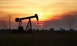 Brent petrolün varili 104,47 dolardan işlem görüyor