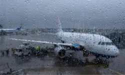 Sağanak hava ulaşımını aksattı: İstanbul'daki havalimanlarına inemeyen 46 uçak başka havalimanlarına yönlendirildi
