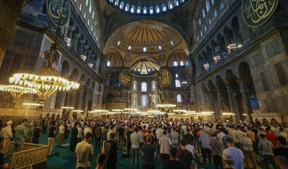 Zilhicce ayı nedir?  Zilhicce ayının önemi ve fazileti ile ilgili ayet ve hadisler neler?