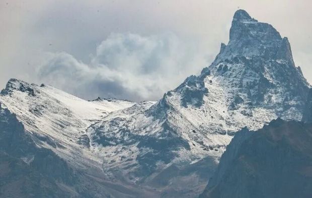 Hakkari, Kars ve Ardahan'da yüksek kesimler beyaza büründü
