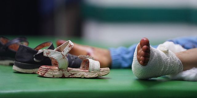 Husiler sivillere saldırdı: 11 çocuk yaralandı