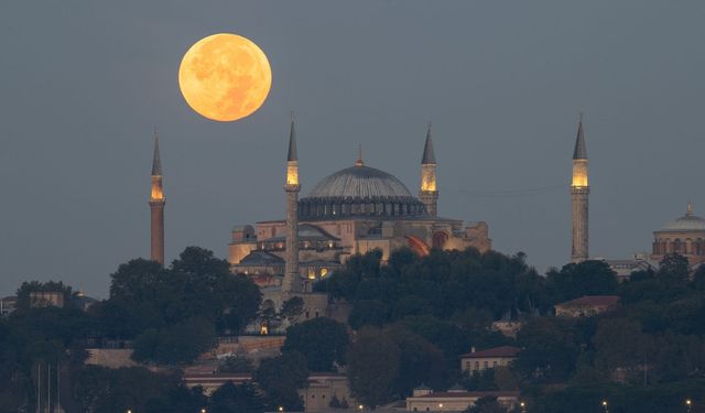 DMM, Ayasofya'nın müzeye çevrildiği iddiasını yalanladı