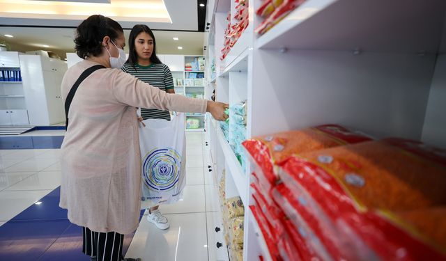 Buca'da dayanışmayı büyüten market